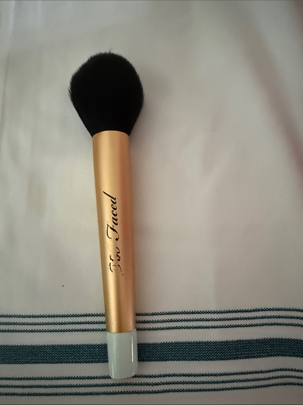 Too Faced Mr. Right powder makeup brush
